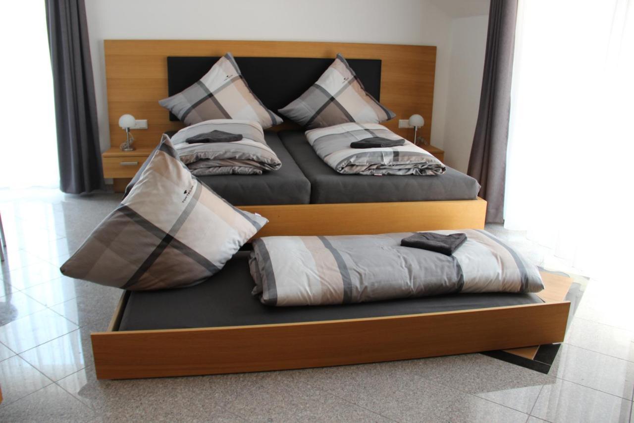 Zum Kreuzritter Aparthotel Wuestenrot Ngoại thất bức ảnh
